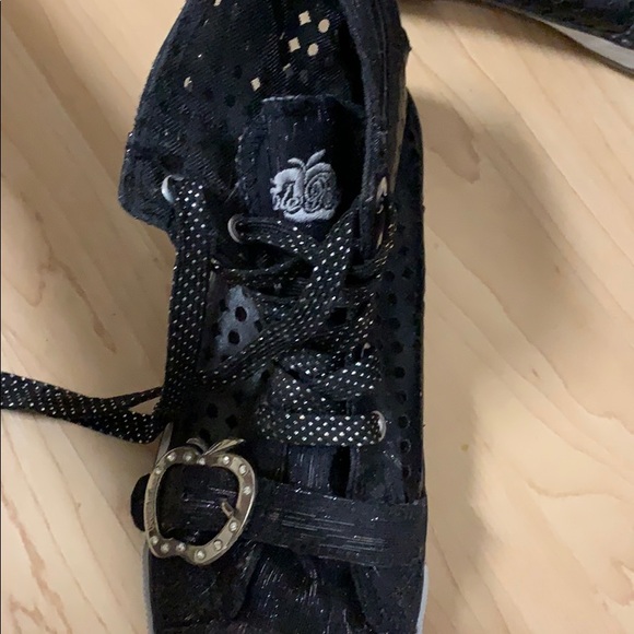 Apple bottom shoes - Picture 7 of 7